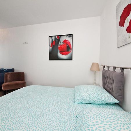 Gite 65 M2 200 M Gare T-G-V 400 M Centre-Ville Grand Parking 250 Places Gratuit Face Au Logement Arras Bagian luar foto