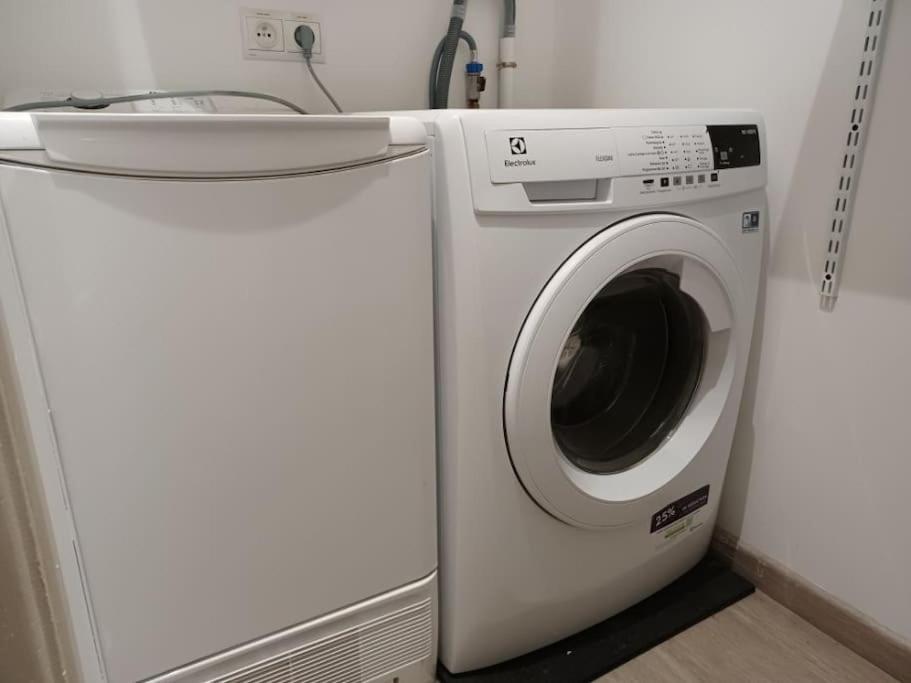 Gite 65 M2 200 M Gare T-G-V 400 M Centre-Ville Grand Parking 250 Places Gratuit Face Au Logement Arras Bagian luar foto